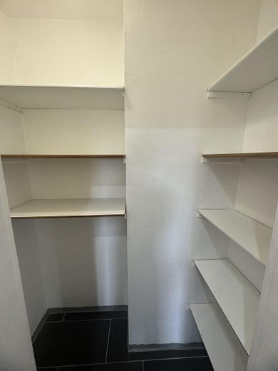 Prima occupazione dopo la ristrutturazione: luminoso appartamento di 2 locali con nuova cucina componibile – Abstellkammer