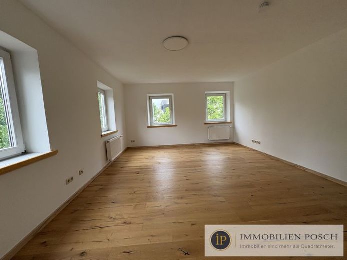 Frisch sanierte 4,5-Zimmer-Wohnung mit ca. 85 m² im historischen Ortskern von Isen – Foto 1