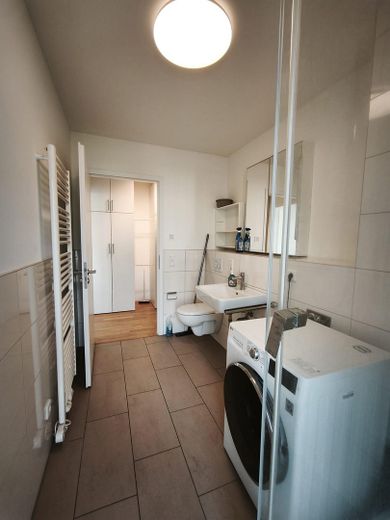 Droomachtig 2-kamerappartement op perfecte locatie voor de beurs: eersteklas verbindingen in het hart van Frankfurt – Foto 17