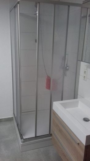 (105-02) möbeliertes 1 Zimmer in 2 er WG (Küche-Dusche-WC) in ruhiger Lage – Foto 10