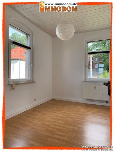 +++ Kleine gemütliche 2-Zi.-Wohnung mit Küchenmöbel in ländlicher Idylle und dennoch zentral +++ – Schlafzimmer