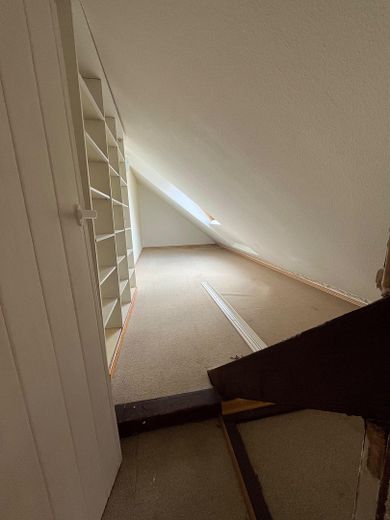 Charmante Dachgeschosswohnung mit neuer Einbauküche – ruhige Lage in Heiligenhaus – Abstellraum