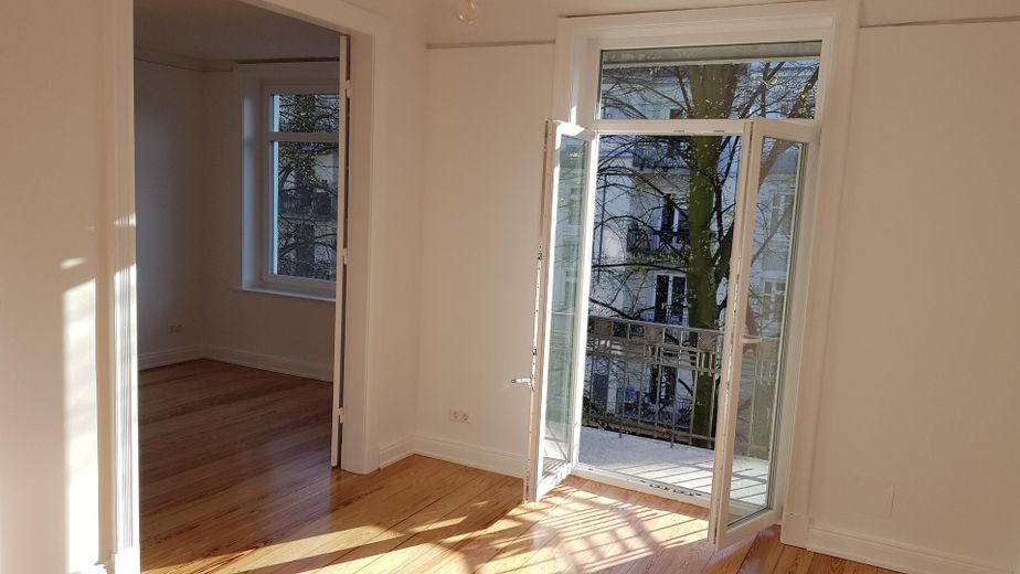 Gewerbe, Gen. als Arzt-Praxis liegt vor ,  kernsaniert, 3fiso-Fenster, parallel z.Mühlenkamp – Sonne  hell und freundlich