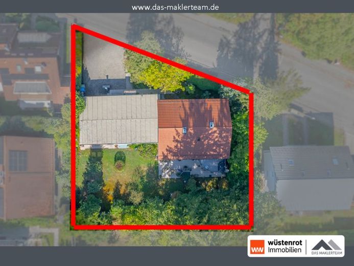Un amplio terreno edificable orientado al sur con una construcción existente para su nueva vivienda unifamiliar XXL o sus dos viviendas pareadas (planta baja + 1 planta + ático) – Foto 1