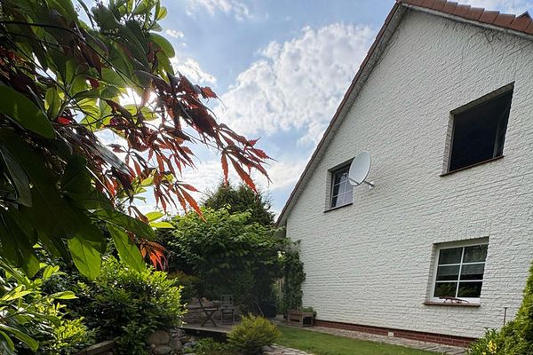 Ostseenähe-Massiv gebautes Einfamilienhaus zwischen Hansestadt und Ostsee