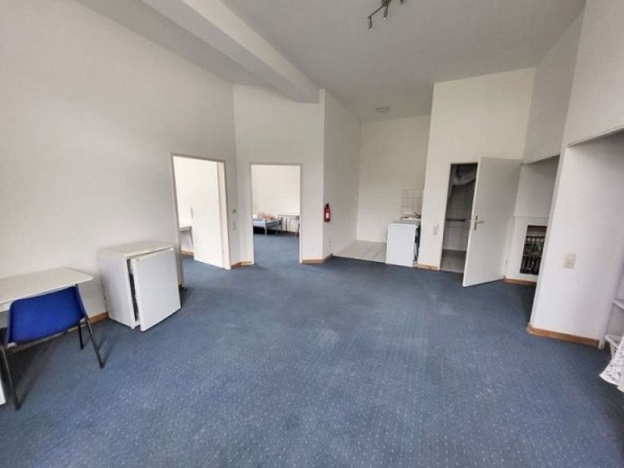 supergünstige 3-Raum-Wohnung im Zentrum Neumarks – Foto 1