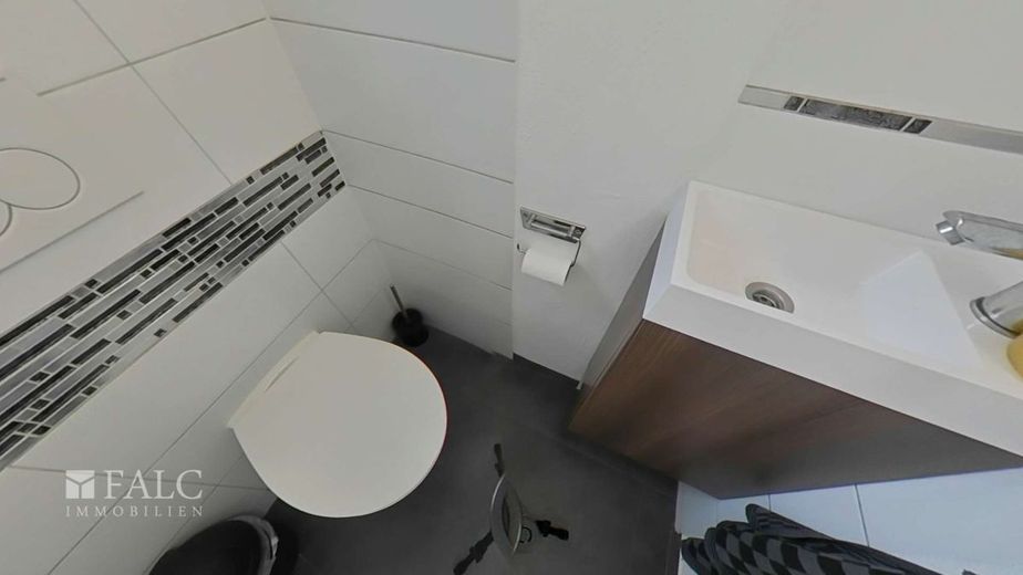 Großzügiges Einfamilienhaus mit viel Platz in Leutesdorf – Gäste WC