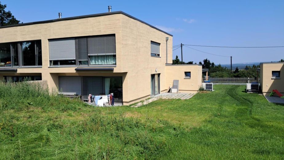 Moderna bifamiliare con giardino a Bad Elster – ideale come abitazione principale o investimento – Rückansicht