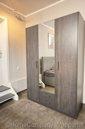 Großzügiges Apartment mit DSL und guter Infrastruktur in Wuppertal-Wichlinghausen – 3a1ffdfee12e4d0c4d0768a31e0bc3bee8053a1c.jpg