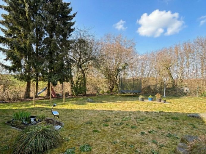 Freistehendes Einfamilienhaus im Bungalowstil – Foto 1