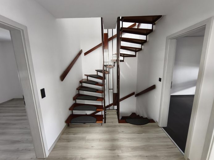 Treppe Dach-/Erdgeschoß