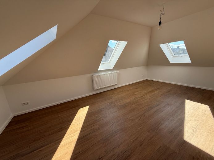 Großzügig frisch renoviertes Einfamilienhaus in guter Lage / Keine Käuferprovision – Kinderzimmer Obergeschoss