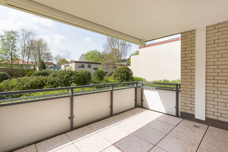Blankenese: Moderne, ruhige 5 Zi EG/ST Whg inkl.2 Zi, Sauna, Duschbad im Souterrain – Süd-West Balkon Ess/Wohnzimmer