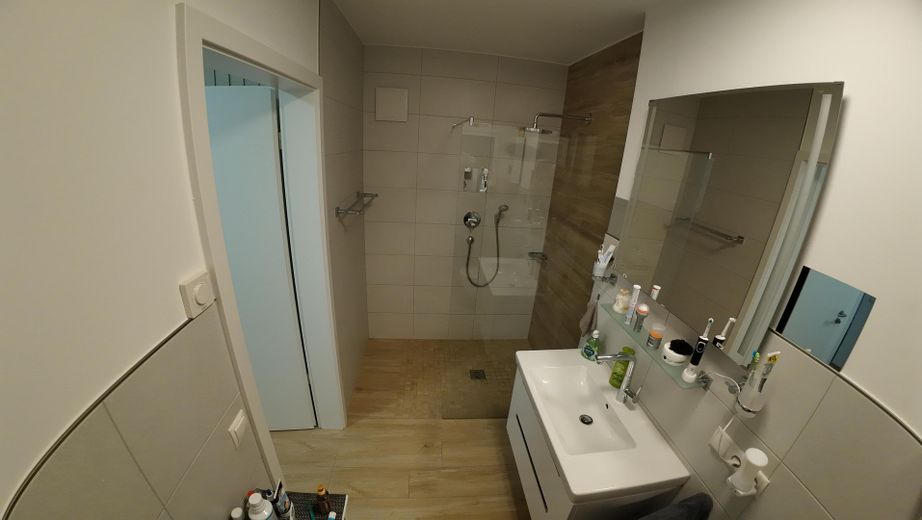 Traumhaft gelegene Eigentumswohnung in Altenahr direkt an der Ahr – Badezimmer