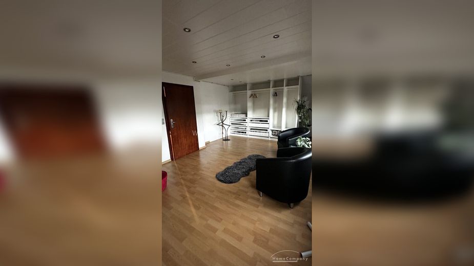 Schöne, neu ausgestattete Wohnung, 1. OG. Mit Loggia. – d157e50e9332dac9913e0113f312c07252f6efc6.jpg