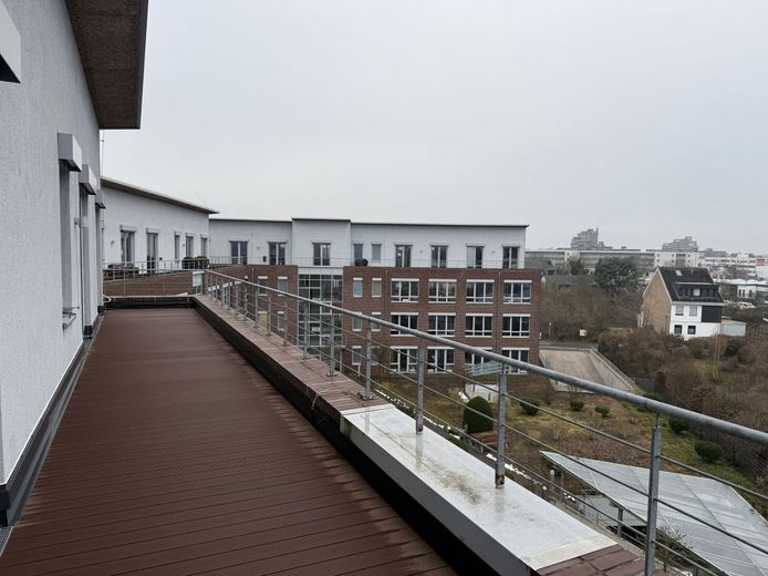 Repräsentative Büroflächen im "Series-A-Campus" – Terrasse
