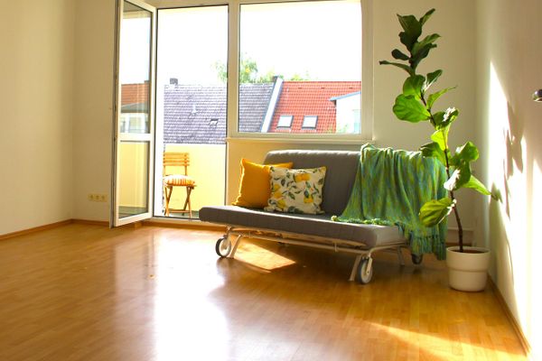 Bezugsfreie 2-Zimmer Wohnung in ruhiger Seitenstr. mit Blick ins Grüne