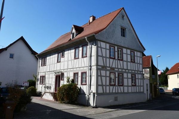 Casa trifamiliare a Riedstadt-Crumstadt – ristrutturata con materiali di pregio e versatile