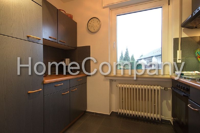 Gut ausgestattete Wohnung mit Echtholzparkett, Reinigungsservice, direkte Anbindung zur Uni – a36762d3b03d68a15a5b6d9584a2c63ea29003db.jpg