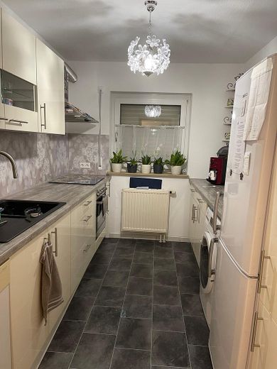 PROVISIONSFREI & kurzfristig verfügbar – ein Zuhause zum Wohlfühlen mit Terrasse & Balkon – Küche