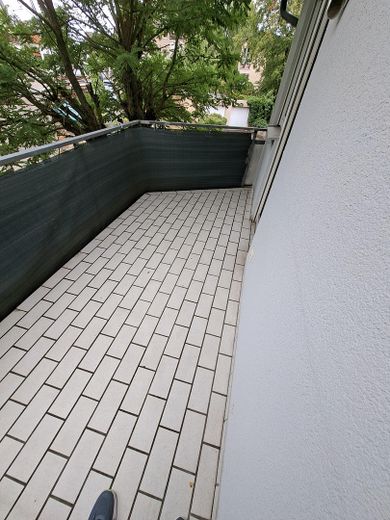 KIST'in kalbinde, 88 m², büyük, aydınlık 3 odalı daire, özel kiralık – Balkon