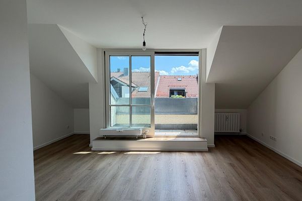 Prima occupazione dopo ristrutturazione nel cuore di Unterhaching