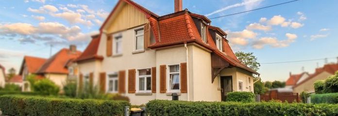 Охоронювана пам’ятка — половина зблокованого будинку з південним садом: оселя, сповнена можливостей, у Цайльсгаймі