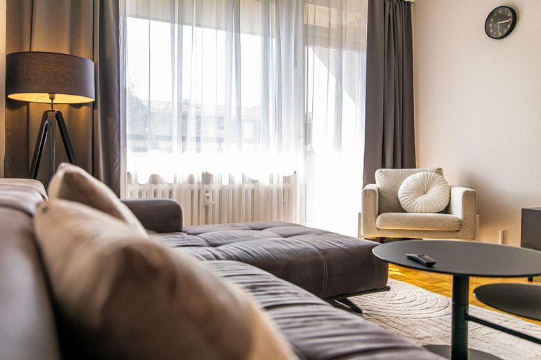 Business Living Bamberg | Totalmente amueblado · Todo incluido · Ubicación privilegiada – Stilvoll möbliertes Wohnzimmer