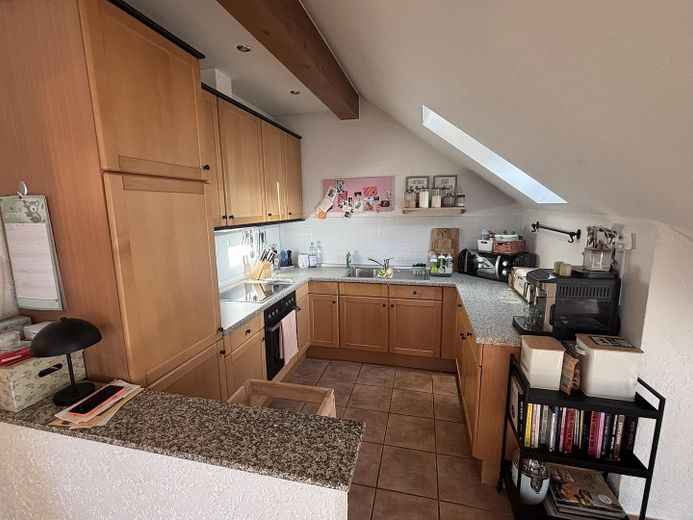 Attraktive 3-Zimmer-Dachgeschosswohnung mit Balkon in guter Lage von Elz – Küche
