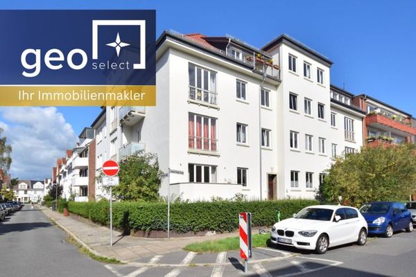 Bürgerpark | Charmante Altbau-Etagenwohnung mit Balkon und neuem Dach in Top-Lage!