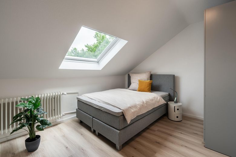 Wohnen auf Zeit - komplett möbliert und renoviert – Schlafzimmer