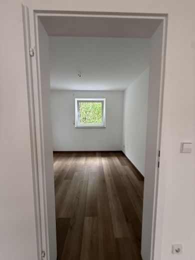 Großzügige 4 Zimmer EG Wohnung mit Terasse und kleinem Garten – Foto 6