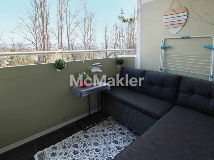 *BEZUGSFREI & MODERNISIERT* 3-Zi.-Wohnung mit Balkon und zwei Bädern im 1.OG – Foto 1