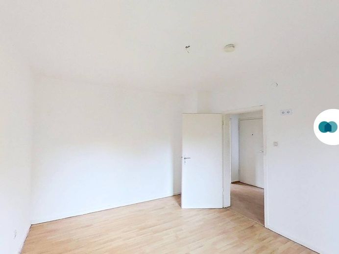 ** Helle 2-Zimmer-Wohnung mit ruhiger und dennoch zentraler Lage ** – Ansicht II: Zimmer II