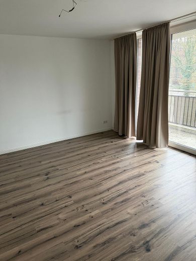 Appartement 2 pièces avec balcon – Zimmer