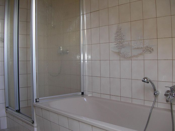 Großzügige 4-Zimmer-Dachgeschosswohnung mit 112 m² in ruhigem 4-Familienhaus in Sinntal – Foto 10