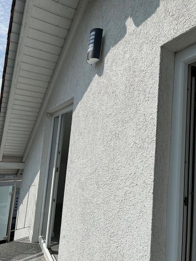 Moderne 3-Zimmer-Dachgeschosswohnung mit Balkon, Loggia & Einbauküche – Foto 18