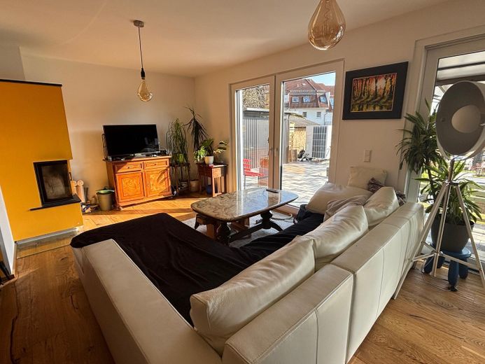 Wohnzimmer mit Kamin