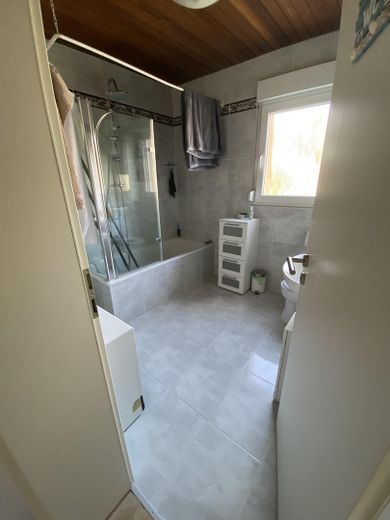 Schöne 3 Zimmer Wohnung – Tageslichtbad