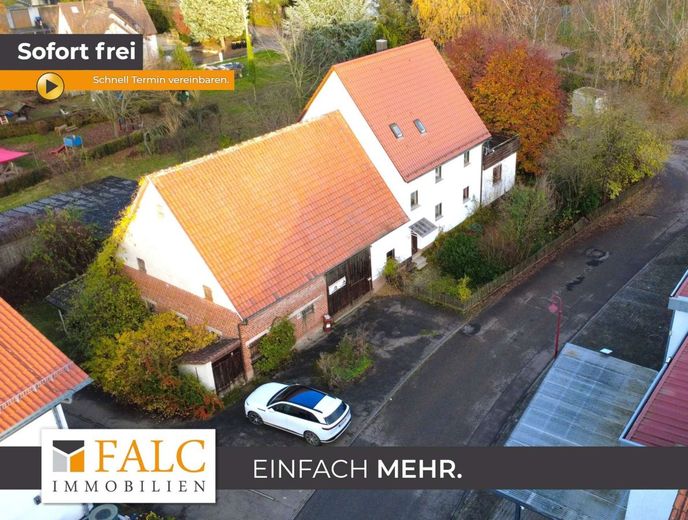 Viel Fläche, noch mehr Möglichkeiten! 3-Stöckiges Landhaus mit XXL Scheune - FALC Immobilien – Ihr Eigenheim mit Scheune