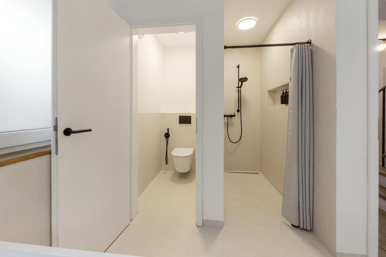 Dusche & separates WC