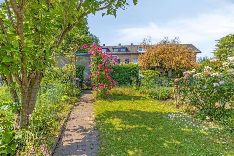 Charmantes Reihenmittelhaus mit Potenzial in Bilderstöckchen – Garten