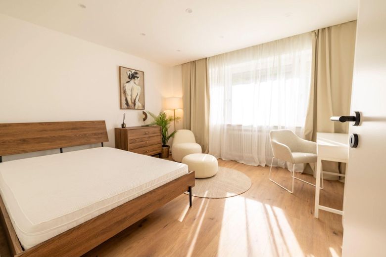 Furnished 5-room shared apartment in Munich with spacious rooms and modern features – Foto 1