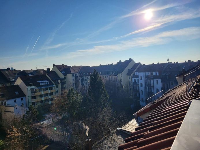 Light-filled 3.5-room maisonette apartment in Nordstadt/Gärten h.d.Veste – Blick von der Dachloggia aus