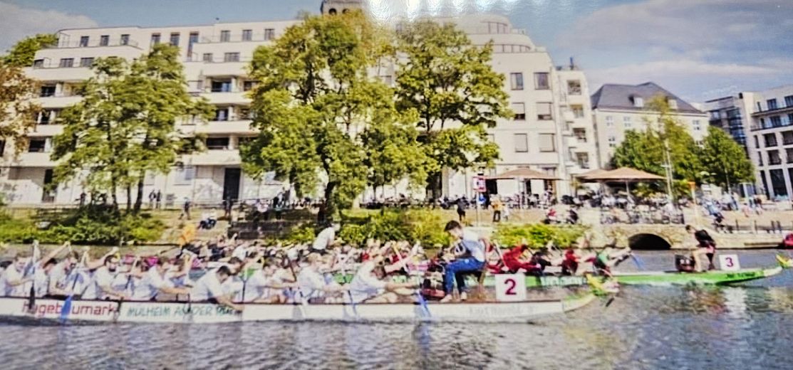 Neuwertige Eigentumswohnung an der Promenade, Palais am Stadtkai – Hier Veranst. Drachenboot