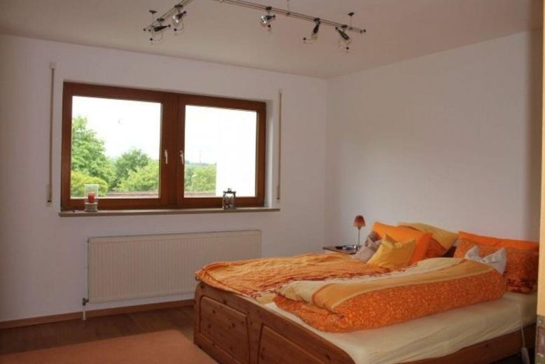 Großzügiges Reihenmittelhaus in ruhiger Wohnlage – Schlafzimmer 1