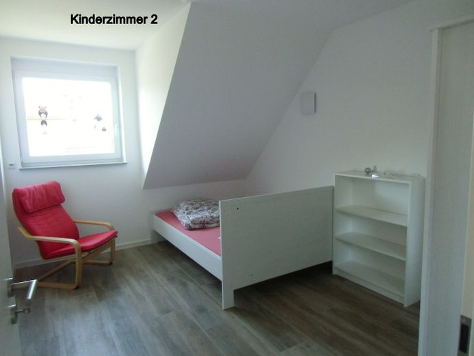 Neuwertige, großzügig geschnittene Doppelhaushälfte (BJ2018) – Kinderzimmer 2 OG