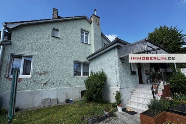 IMMOBERLIN.DE - Very charming apartment with outbuilding in a family-friendly location