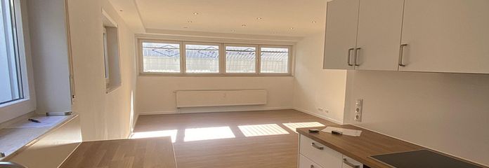 Blick in Wohn- und Esszimmer