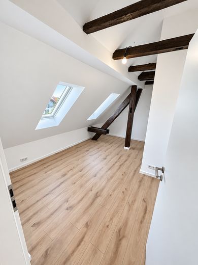 3-Room Attic Apartment | First Occupancy After Renovation – Zimmer 1 